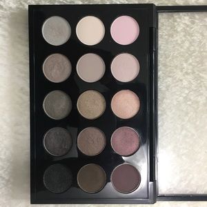 MAC EYESHADOW PALETTE